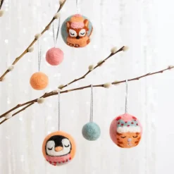 Hawthorn Handmade Animal Christmas Baubles Felt Craft Kit- Children