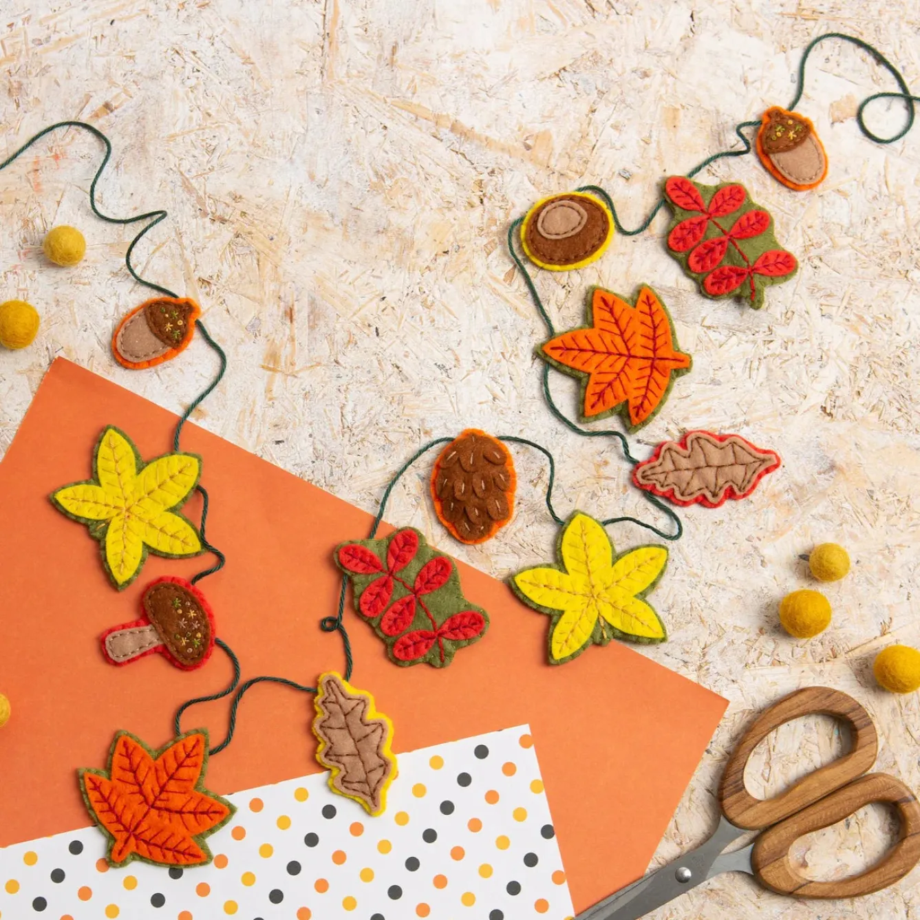 Hawthorn Handmade Autumn Garland Needle Felting Kit- Crafts|Children