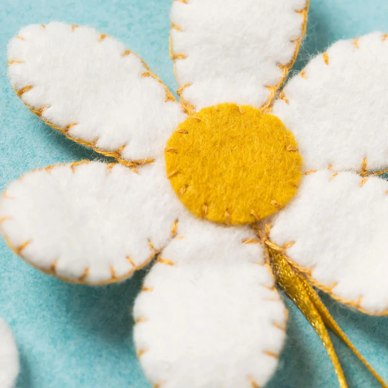 Corinne Lapierre Bee & Flower Wool Mix Felt Craft Kit- Crafts|Children