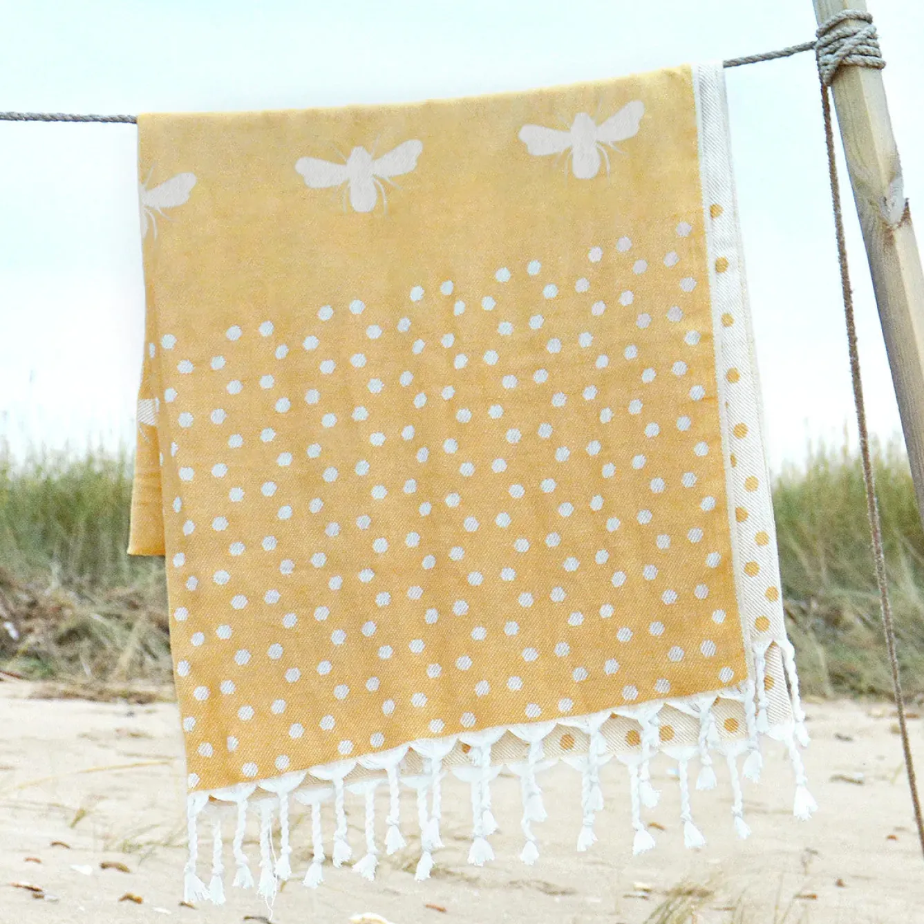 Sophie Allport Bees Hammam Towel- Umbrellas|Picnic