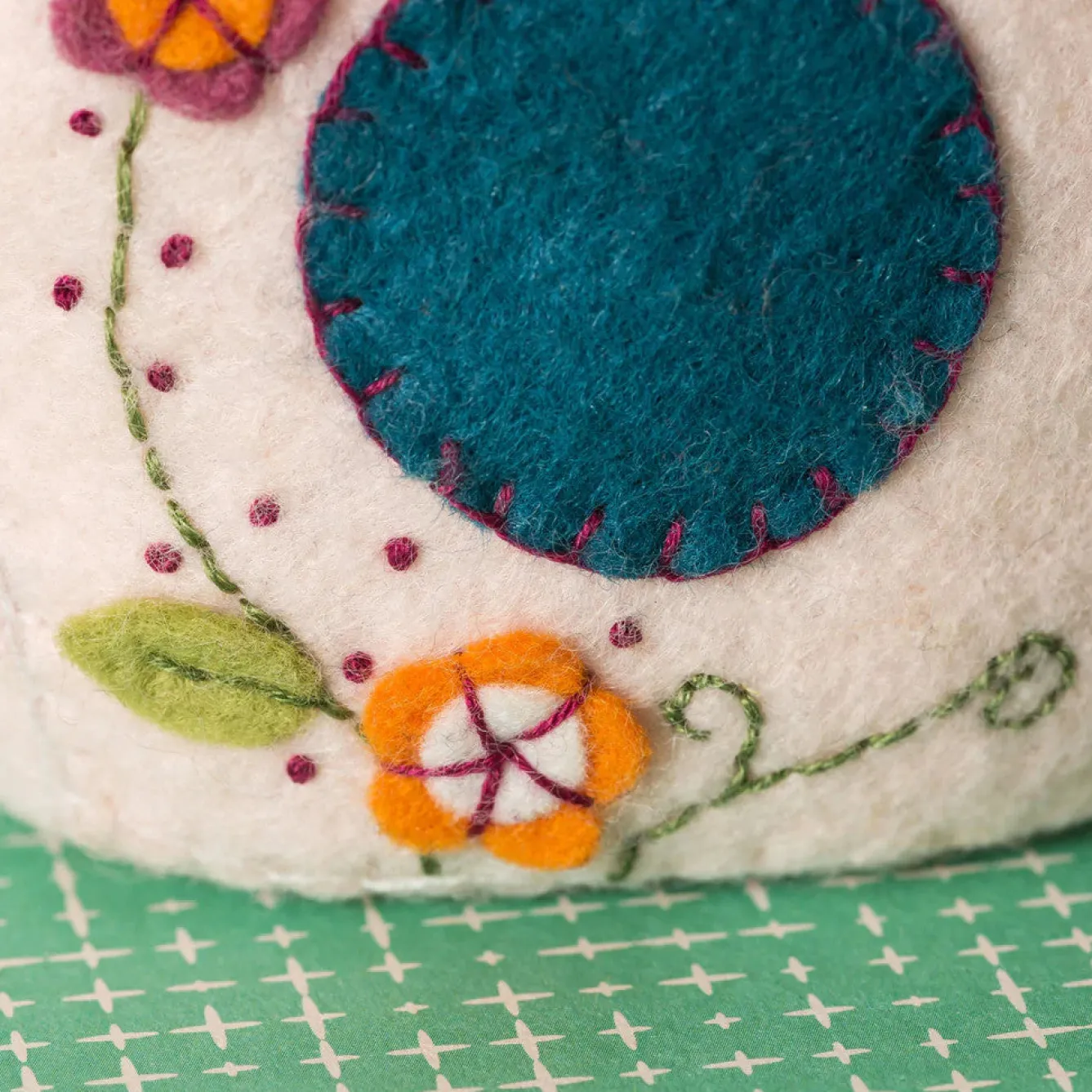 Corinne Lapierre Birdhouse & Birds Wool Mix Felt Craft Kit- Crafts|Children