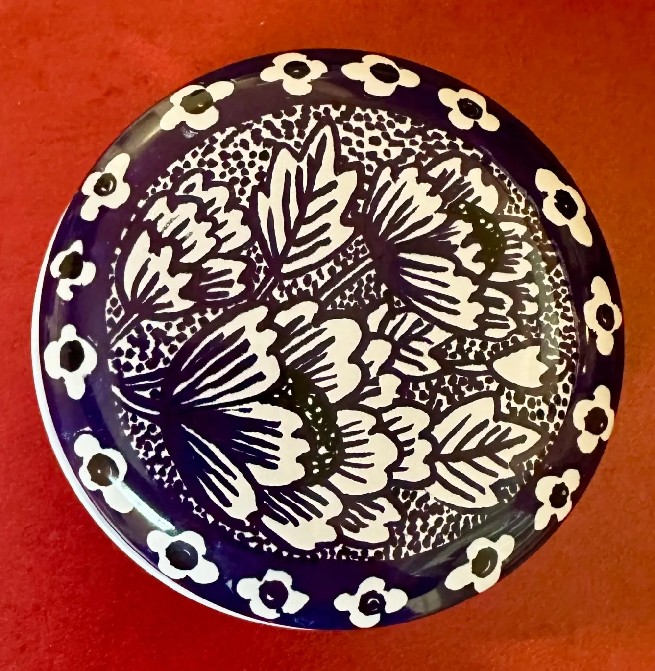Elite Tins Blue & White Mini Round Tin- Flowers & Fruits