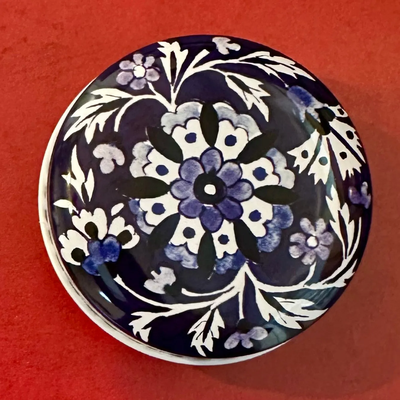 Elite Tins Blue & White Mini Round Tin- Flowers & Fruits