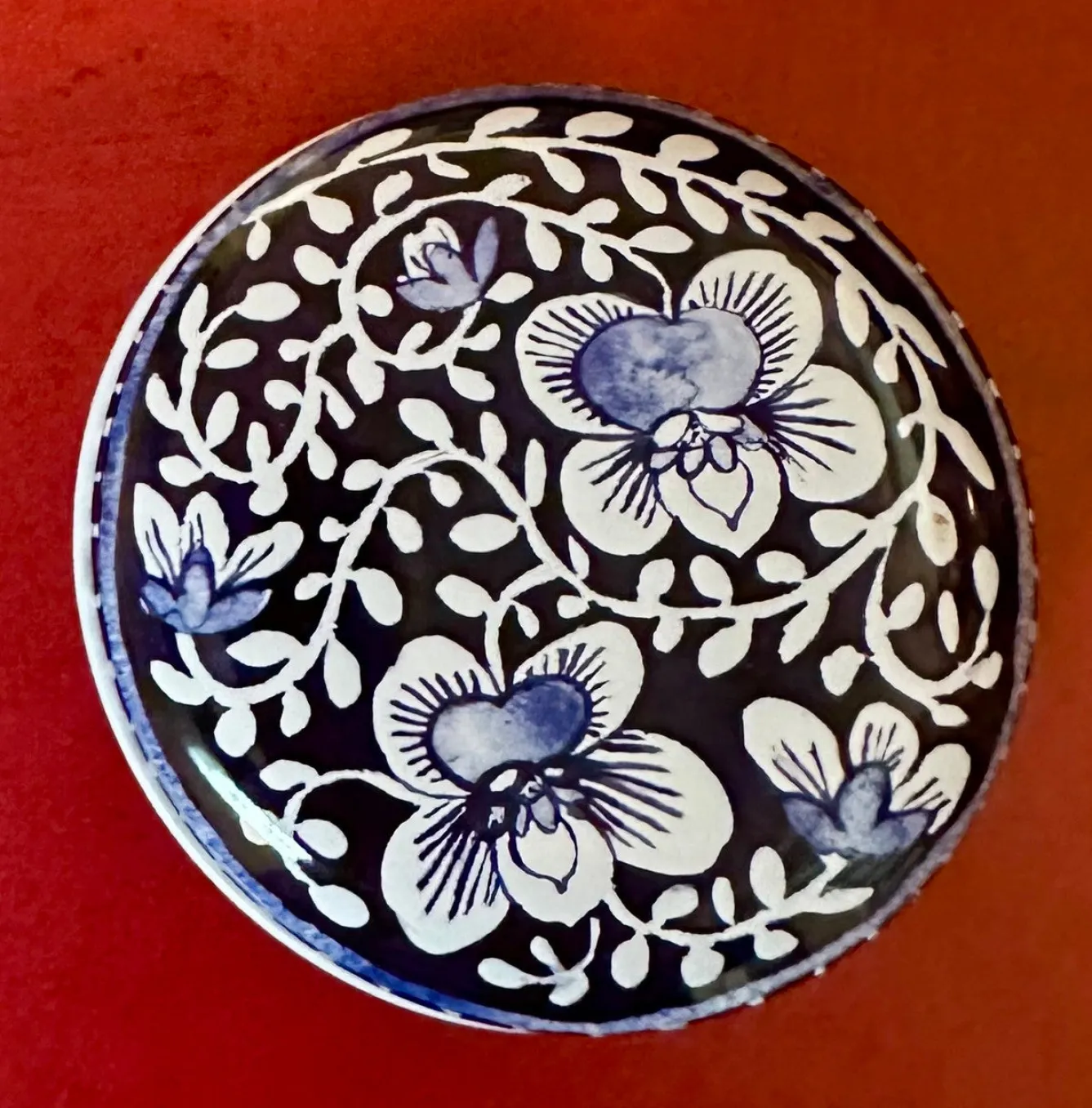 Elite Tins Blue & White Mini Round Tin- Flowers & Fruits