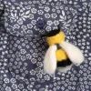 Hawthorn Handmade Bumblebee Brooch Felting Kit- Crafts