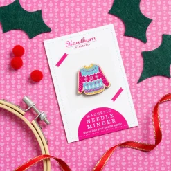 Hawthorn Handmade Christmas Jumper Magnetic Needle Holder- Crafts