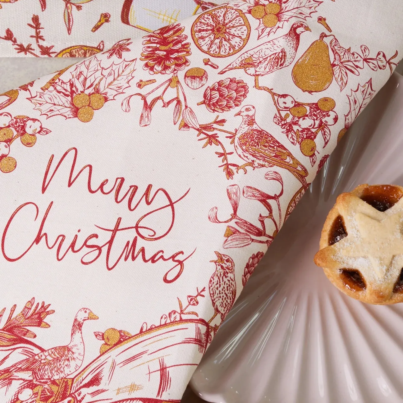 Victoria Eggs Christmas Wreath Napkins - Set of 4- Napkins|Napkins