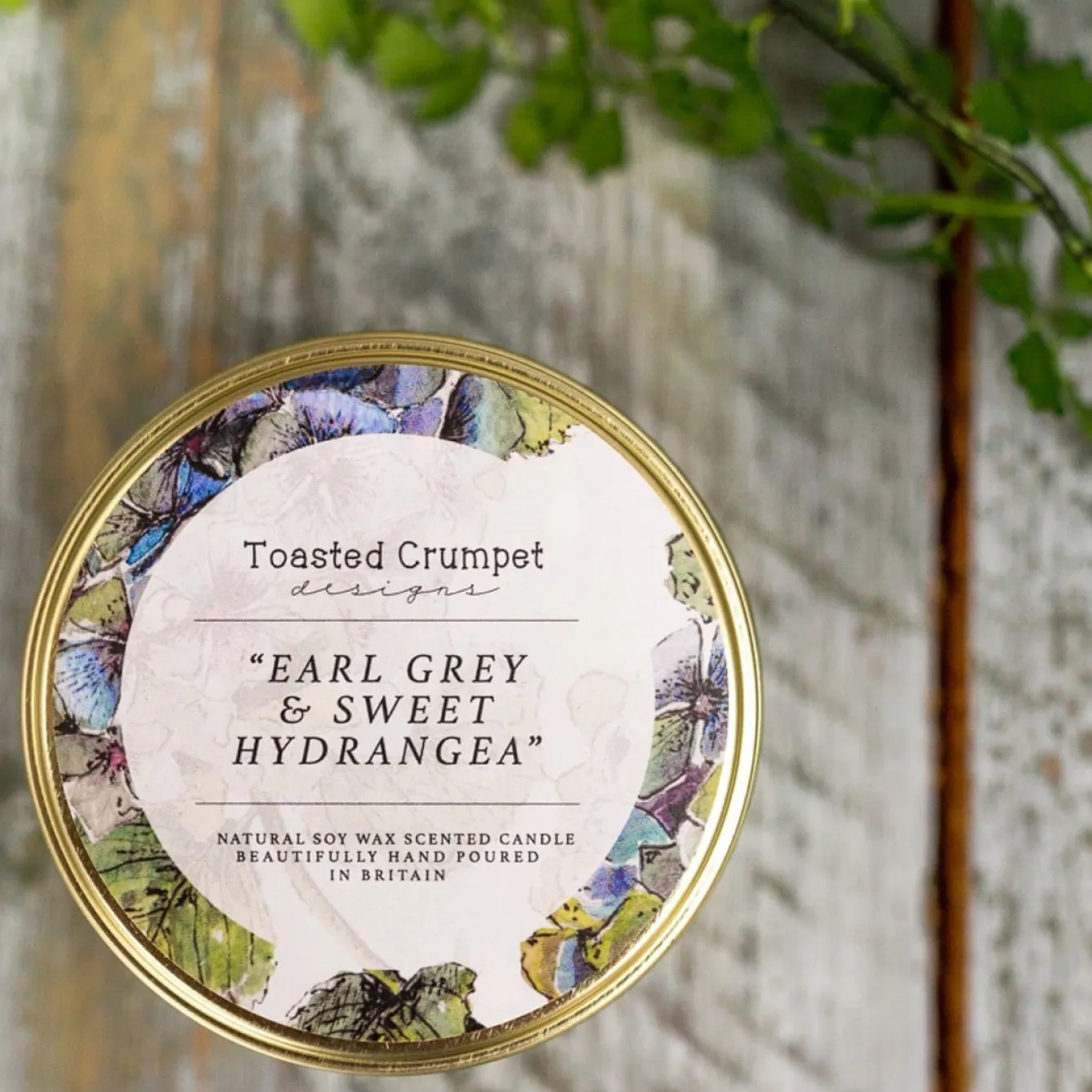 Toasted Crumpet Earl Grey & Sweet Hydrangea Candle in a Matt Gold Tin- Home Fragrance