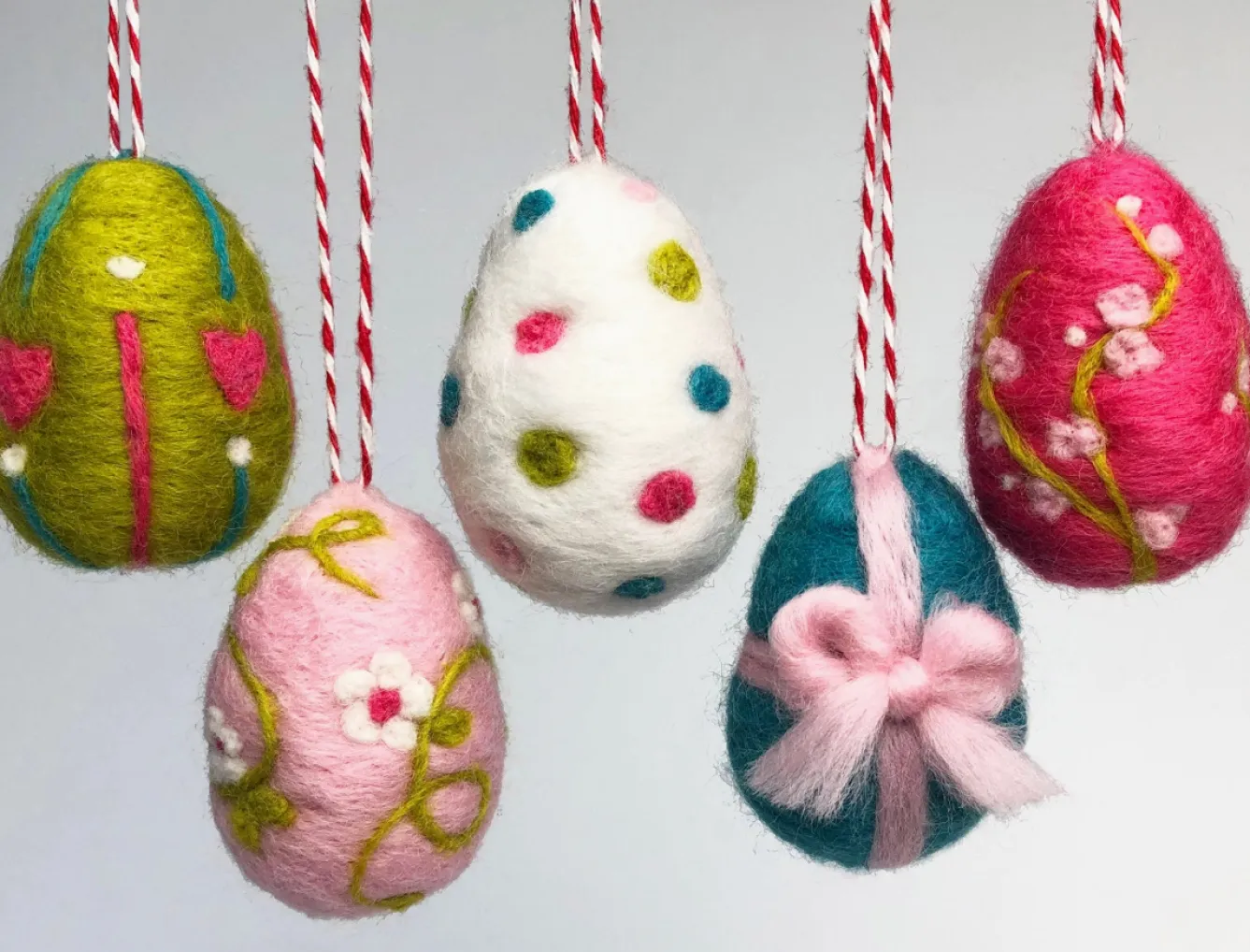 Bergin & Bath Easter Eggs Needle Felting Kit- Crafts