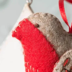 Corinne Lapierre Embroidered Robin Wool Mix Felt Craft Kit- Christmas|Seasonal Decor