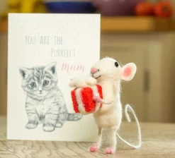 Sew Heart Felt Felt Mouse with Present- Children