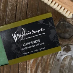 The Highland Soap Company Gardeners' Handmade Natural Soap 190g- Soaps & Lotions