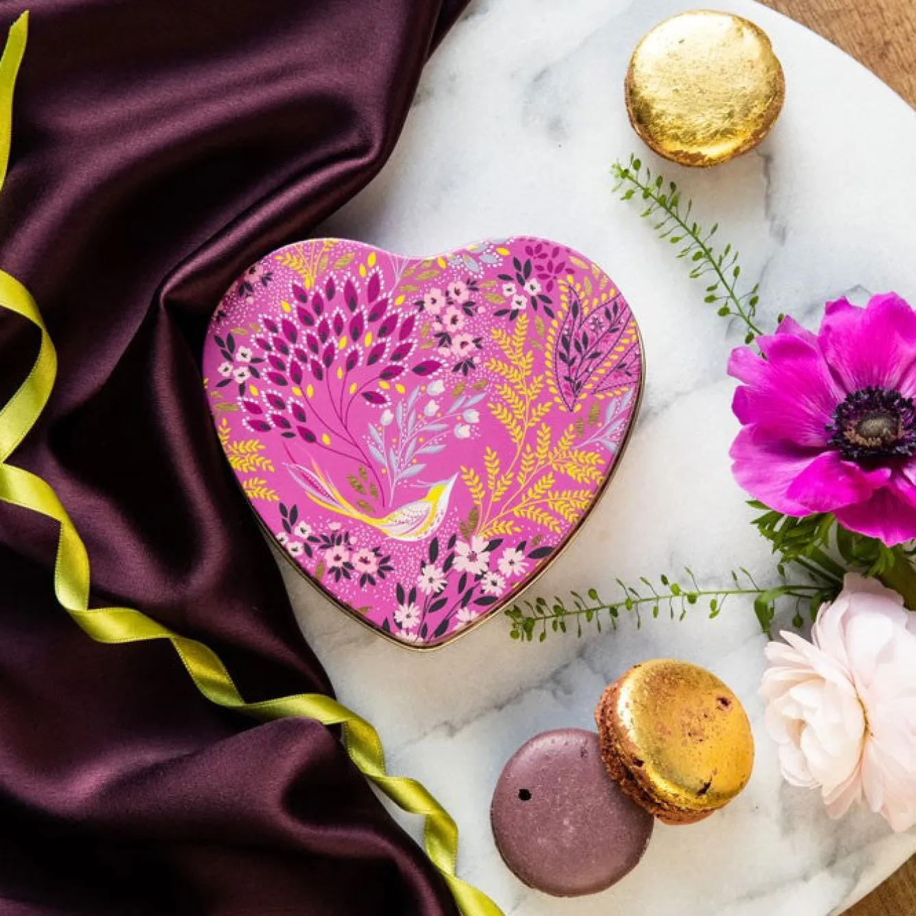 Sara Miller London Haveli Garden Plum Songbird Small Heart Tin- Pinks
