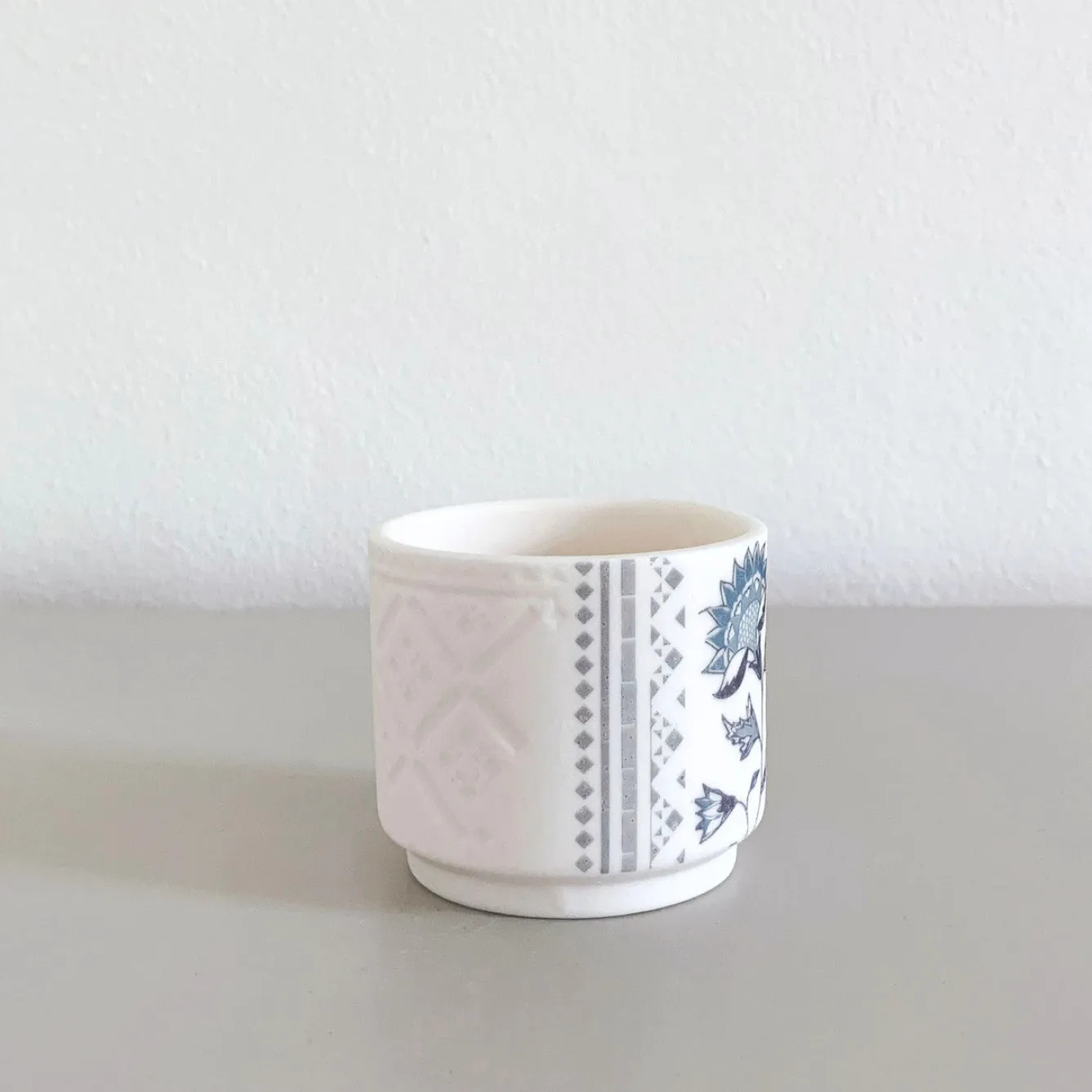 Alex Allday Jasmine Ceramic Small Footed Tea Light Holder- Tea|Home Fragrance