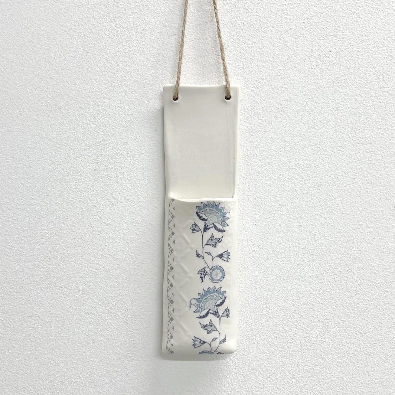 Alex Allday Narrow Hanging Planter Pocket - Jasmine- Vases