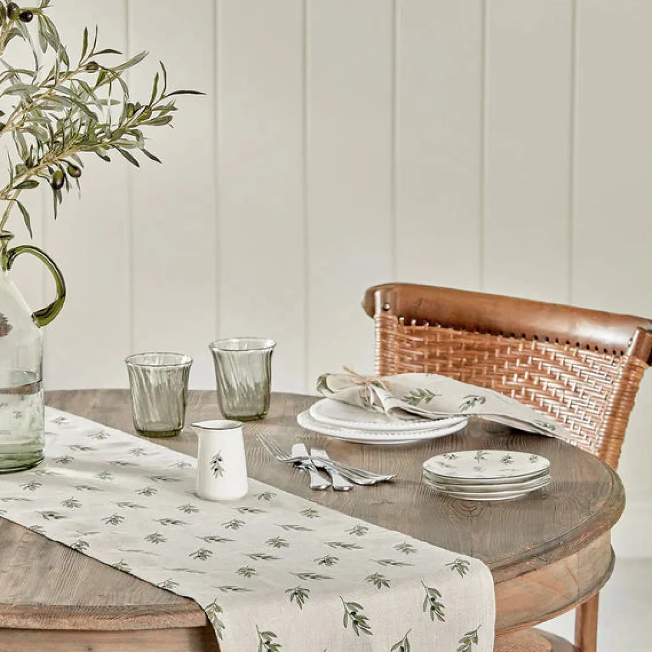Sophie Allport Olive Linen Table Runner- Tea|Table Runners