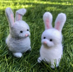 Bergin & Bath Rabbits Needle Felting Kit- Crafts