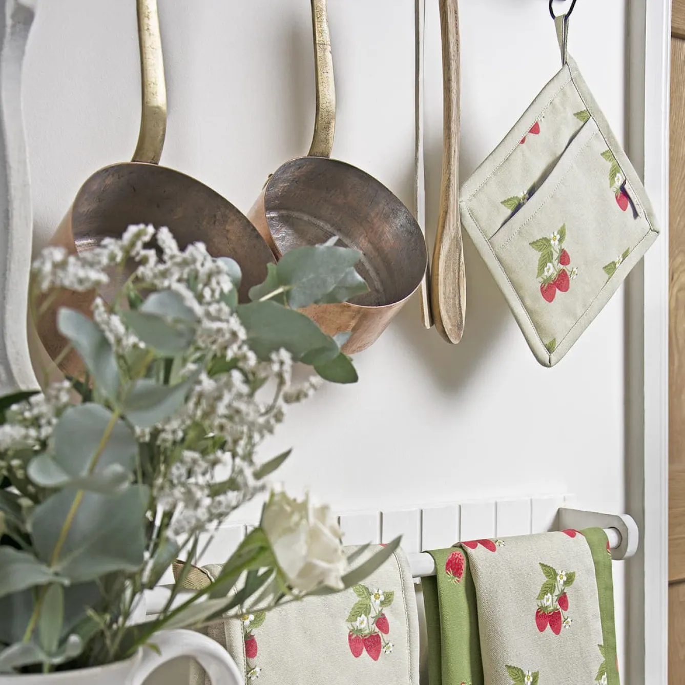 Sophie Allport Strawberries Set of 2 Tea Towels by- Tea|Tea