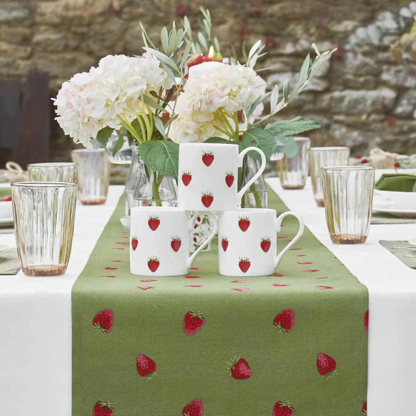 Sophie Allport Strawberries Table Runner- Tea|Table Runners