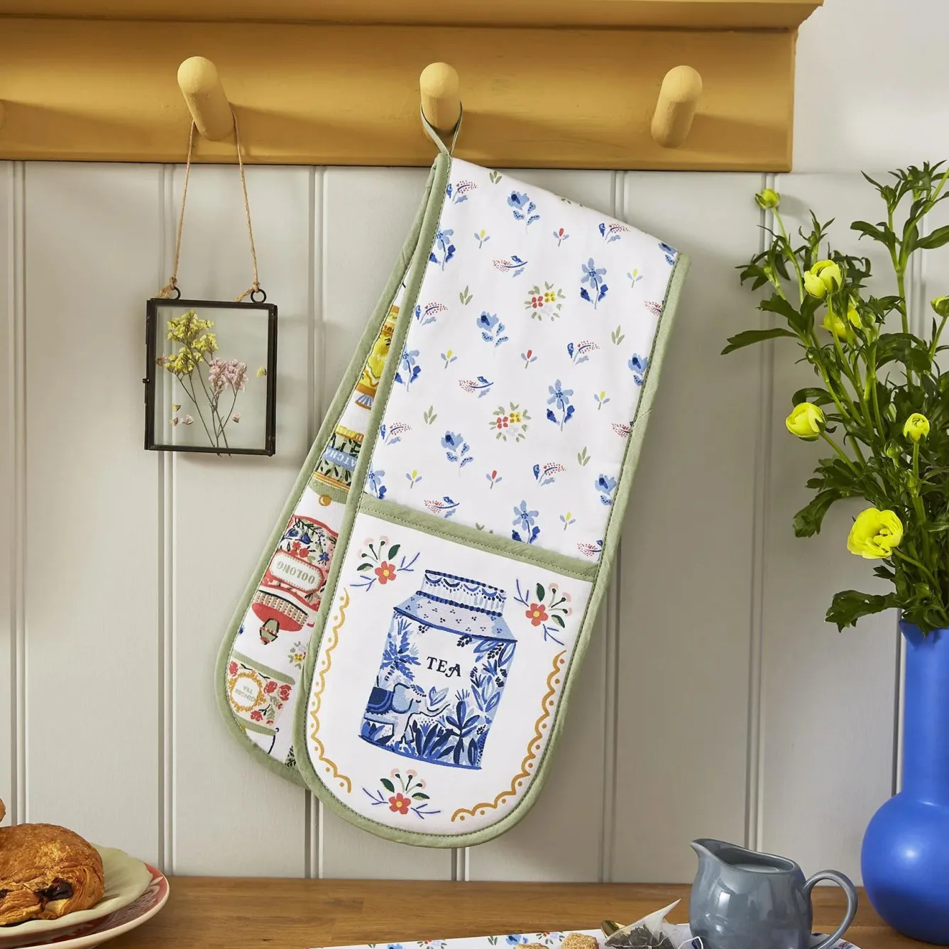 Ulster Weavers Tea Tins Double Oven Glove- Oven Gloves/Mitts