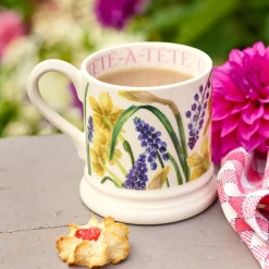 Emma Bridgewater Tete-A-Tete & Grape Hyacinth 1/2 Pint Mug- Flowers & Garden