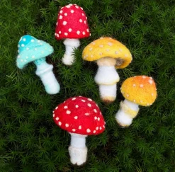 Bergin & Bath Toadstools Needle Felting Kit- Crafts